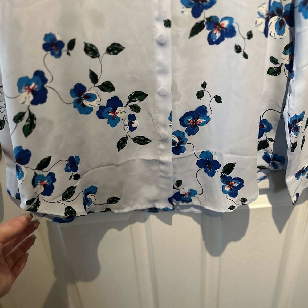 Ann Taylor factory Womens soft Button Down Long Sl Floral Blouse Size Small $65 - Picture 4 of 7